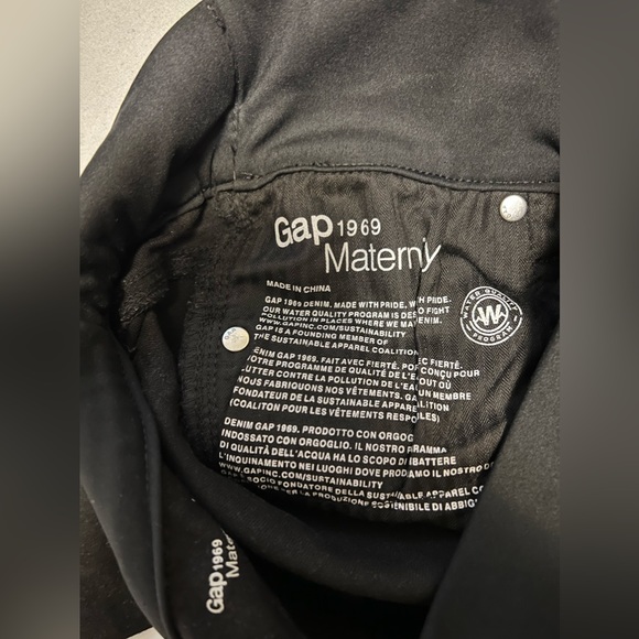 GAP Maternity Jeans - Picture 3 of 5